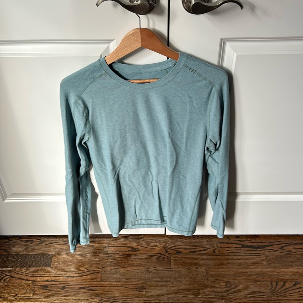 Men’s Lululemon Long Sleeve Shirt